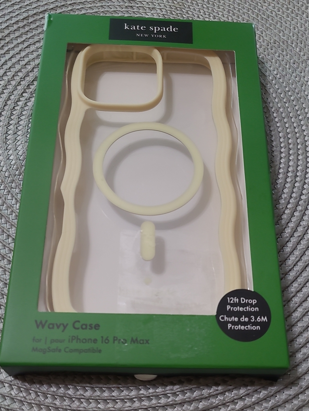 Kate Spade New York Wavy MagSafe iPhone 16 Pro Max Case
